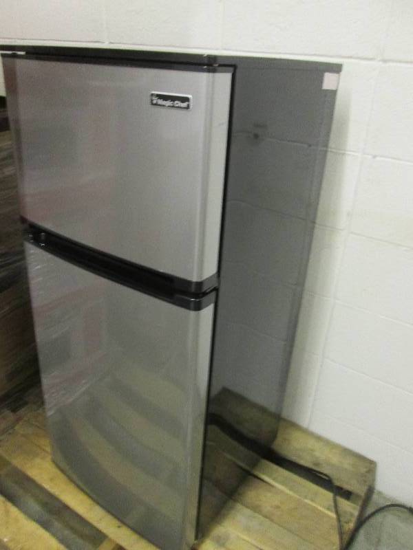 magic chef 4.3 cuft refriderator te...