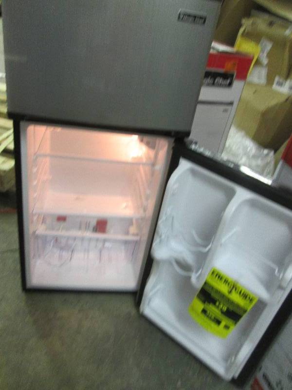 magic chef 4.3 cuft refrigerator te...