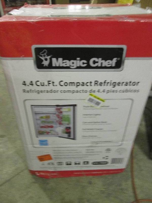 magic chef 4.4cuft comapct refriger...