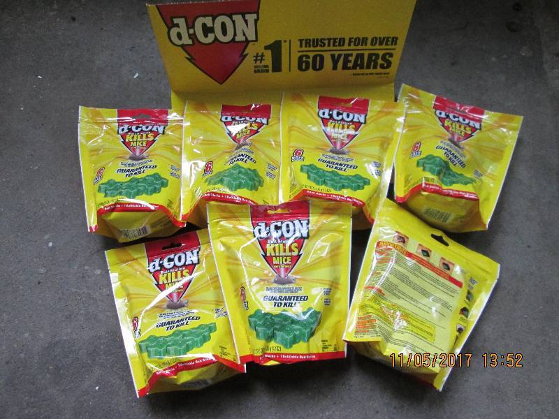 Lot of 7 packs of 6 D-con mouse poison baits and one bait station