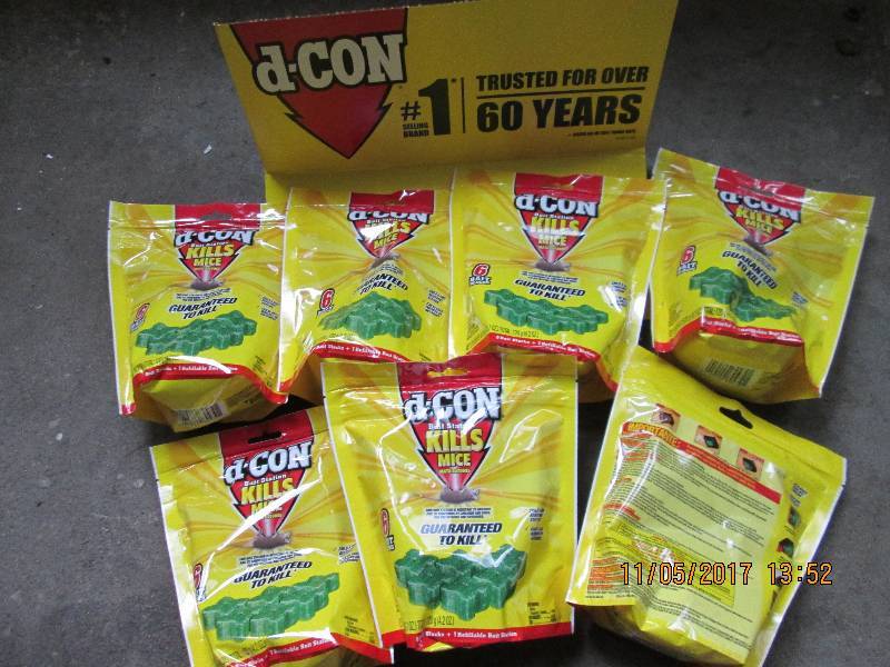 Lot of 7 packs of 6 D-con mouse poison baits and one bait station