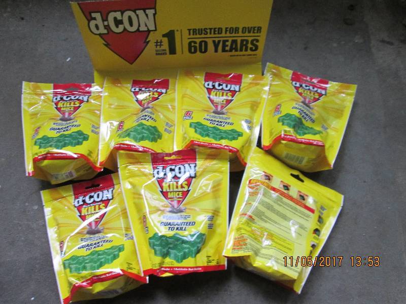 Lot of 7 packs of 6 D-con mouse poison baits and one bait station