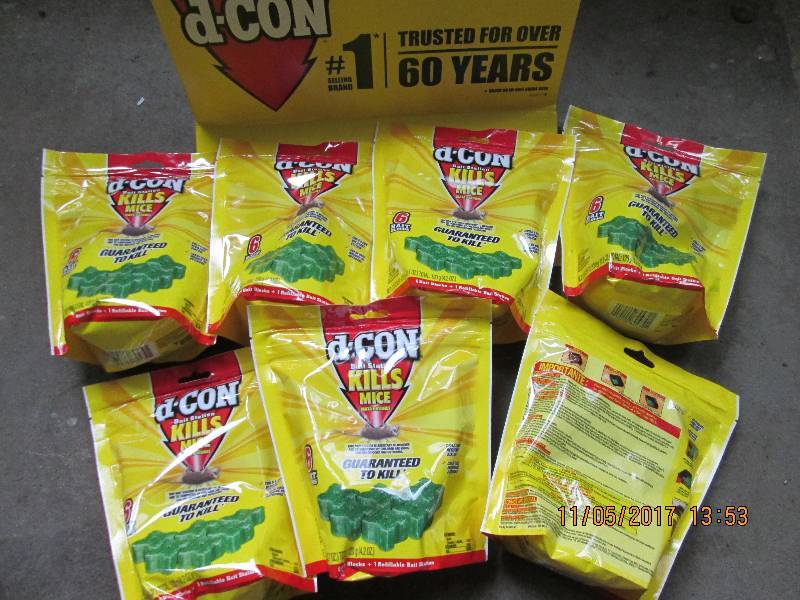 Lot of 7 packs of 6 D-con mouse poison baits and one bait station