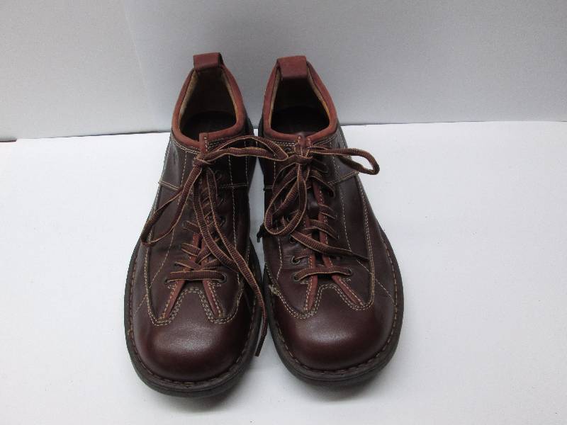 Boys Ozark Trail Boots size 5