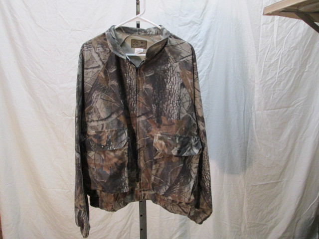 White Water Outdoors camo hunting jacket size 2XL