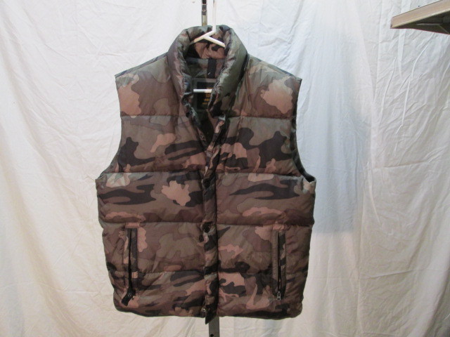 Old Navy camo hunting vest size medium