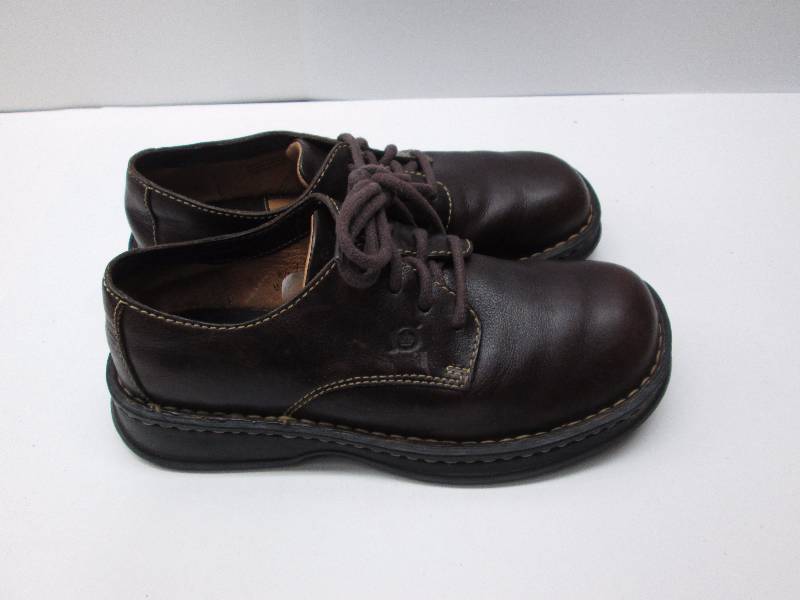 Womans Born Shoes size 8.5 M