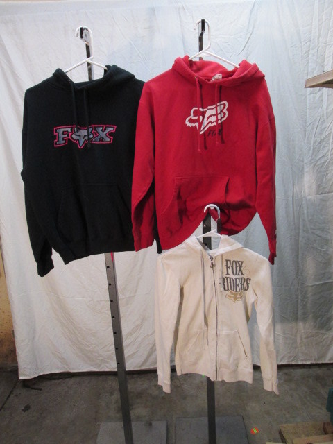 Fox Hooded Sweatshirts Lot size Medium