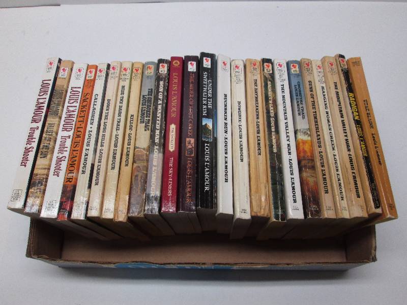 LOUIS LAMOUR Book lot 24 books