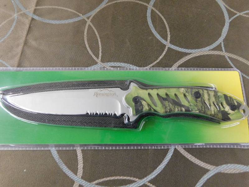 lot 169 image: Remington F.A.S.T Fixed Blade Knife, MSRP $10.49