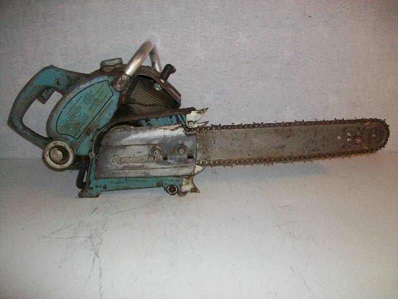 lot 6 image: Remington Chainsaw