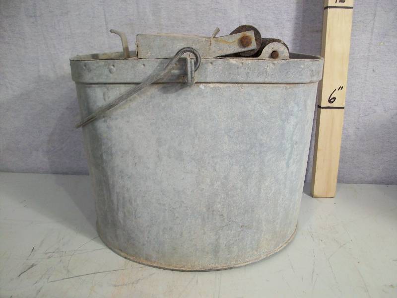 lot 18 image: Old Pails