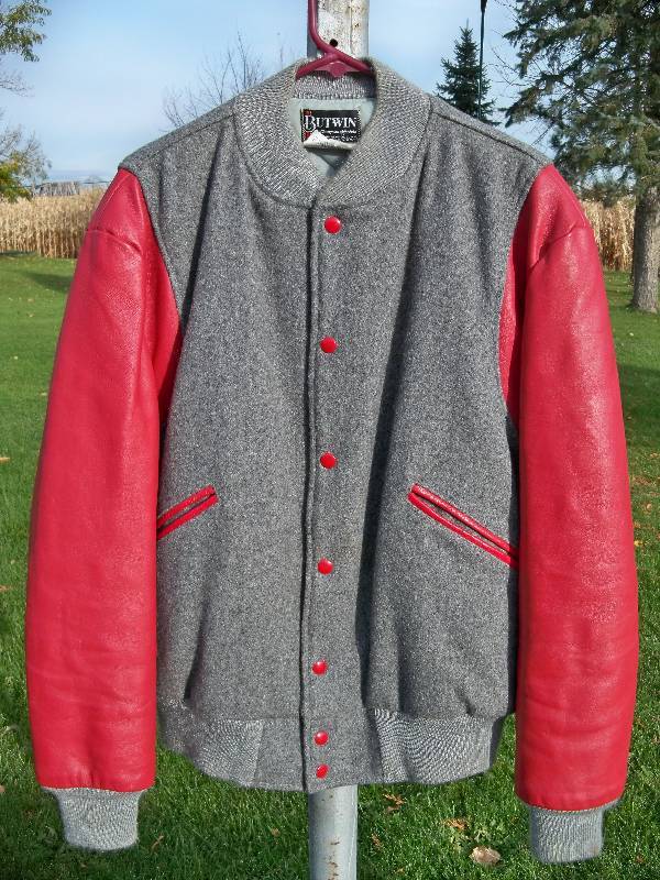 lot 27 image: AM 800 Jacket