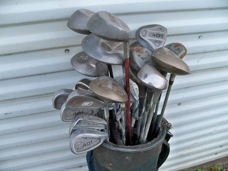 lot 26 image: Golf Clubs