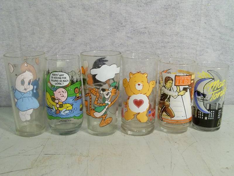 lot 54 image: Cartoon Character Glasses