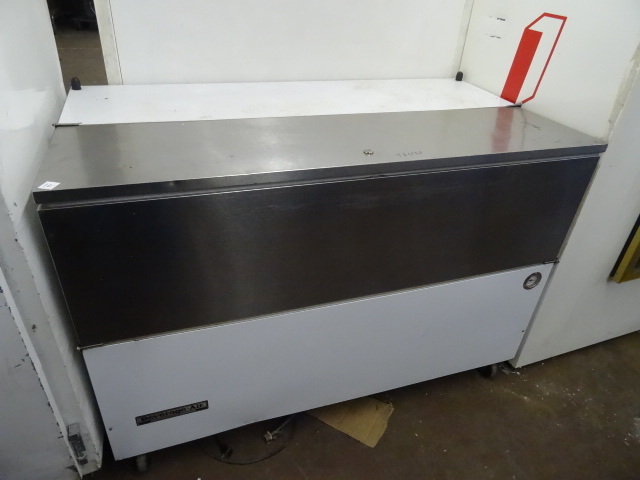 lot 10 image: Beverage Air Milk Cooler.