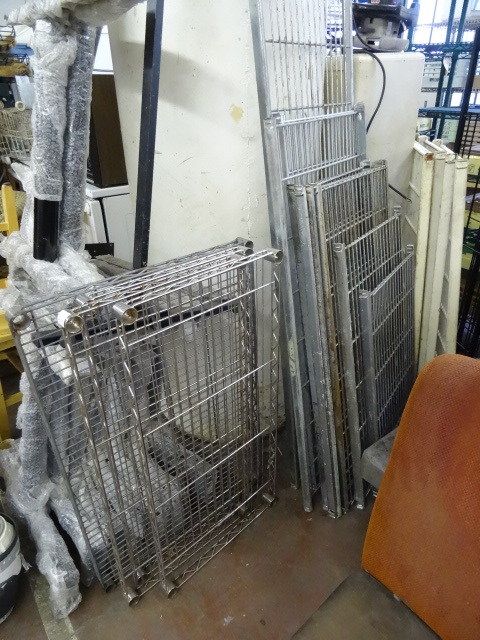 lot 22 image: Misc Wire Rack Shelving