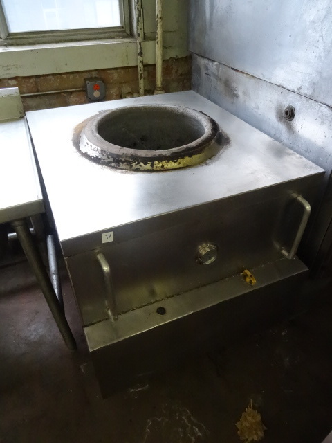 lot 39 image: Tandoori Clay Oven, Natural Gas