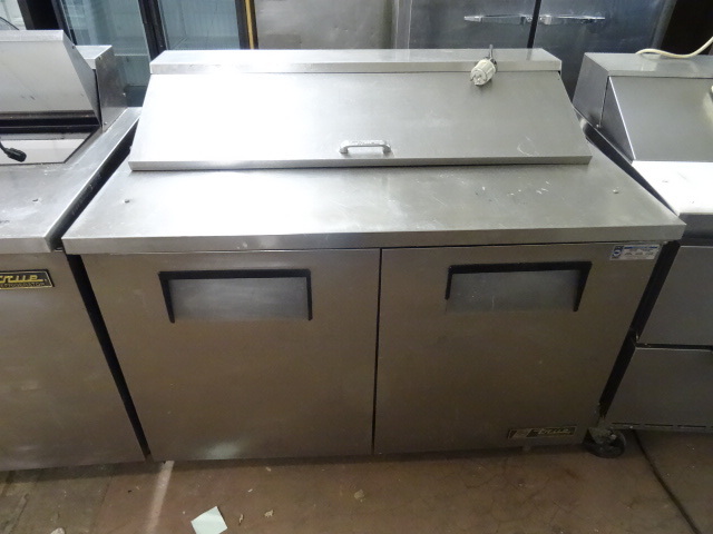 lot 51 image: True Refrigerated Prep Station