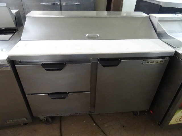 lot 52 image: Beverage Air Prep Station On Wheels