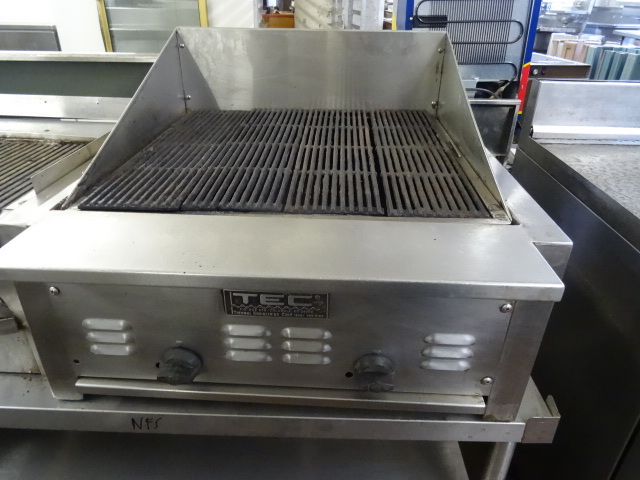 lot 58 image: Tee Natural Gas Broiler
