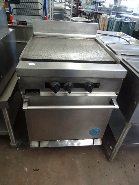 lot 59 image: US Range Propane Flat Top Griddle
