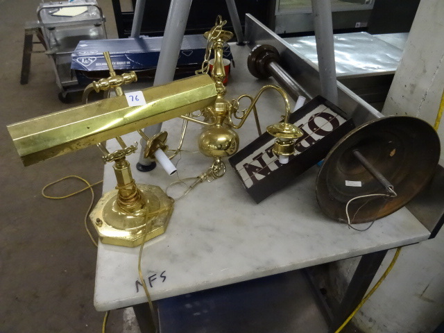 lot 76 image: Vintage Brass Desk Lamp.