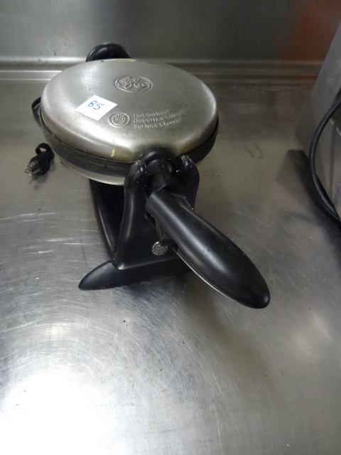 lot 85 image: GE Electric Waffle Maker