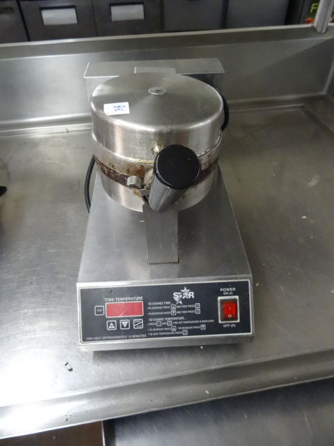 lot 86 image: Star Electric Waffle Maker