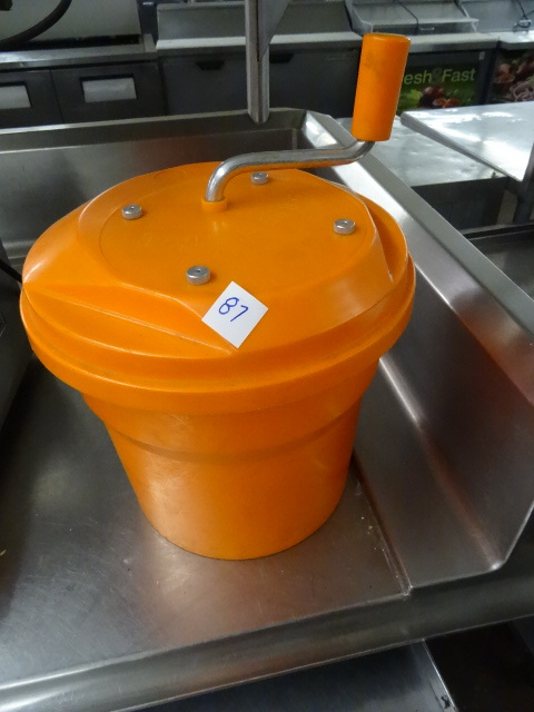 lot 87 image: Dynamic Salad Spinner