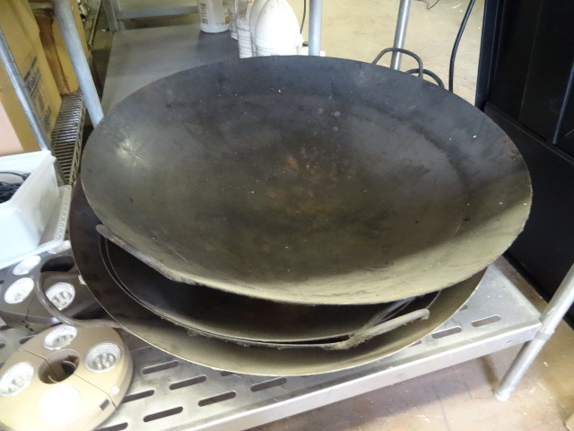 lot 101 image: 4 Large Wok Pans