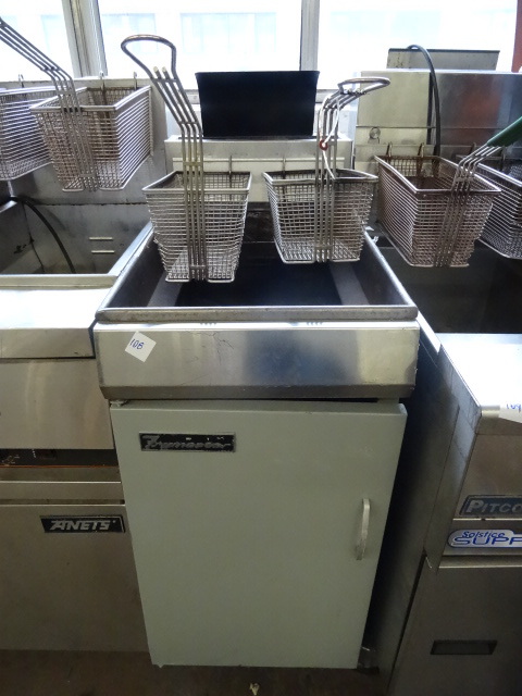 lot 108 image: Fry Master Deep Fryer