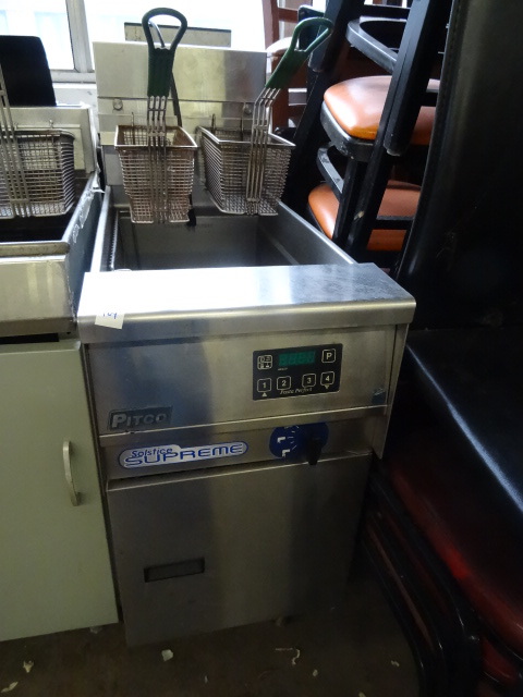 lot 109 image: Pitco Deep Fryer Model SSPG14