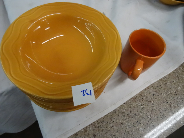 lot 132 image: Syracuse 8 Bowls, Qty 9