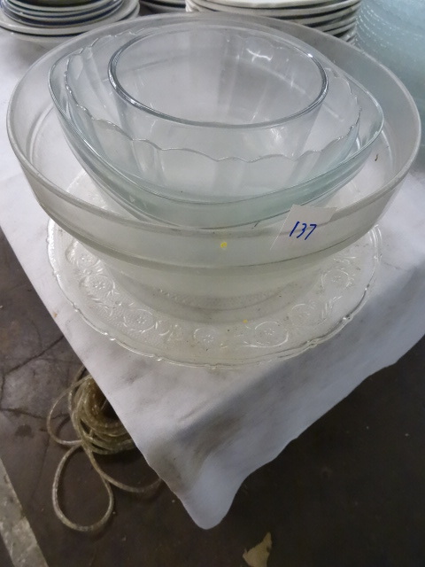 lot 137 image: Misc Glass Bowls