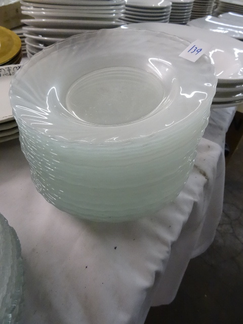 lot 139 image: 22 Glass Salad Plates