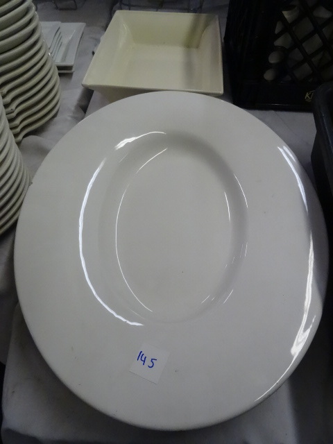 lot 145 image: 20 Ceramic Platter Thomas Obrien