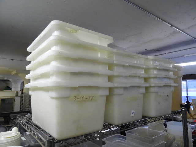 lot 169 image: 12 X 18 Plastic Bins