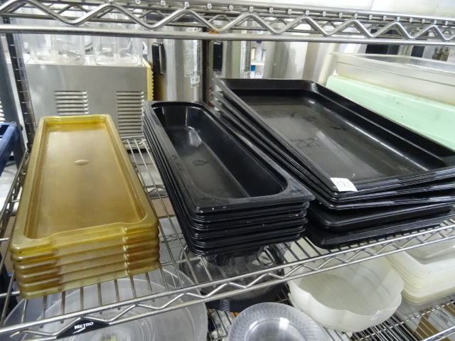 lot 171 image: Salad Bar Inserts, 5 Plastic Bins