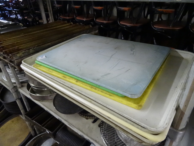 lot 194 image: Cutting Boards and Trays,
