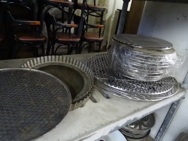 lot 195 image: Misc Baking Related Items