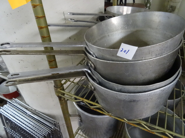 lot 201 image: 4 Aluminum Pots