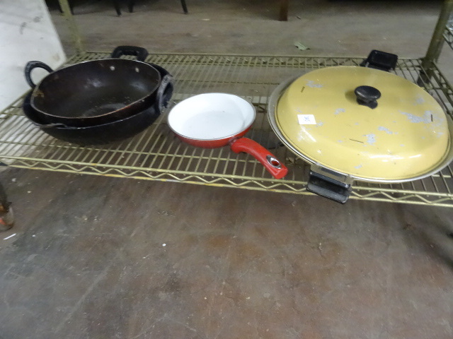 lot 205 image: Misc Cooking Pans