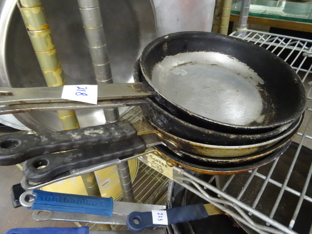 lot 218 image: 8 Sautee Pans