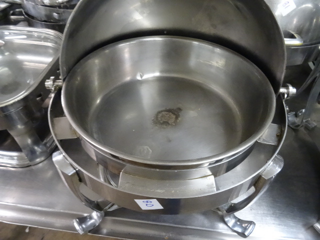 lot 82 image: Venus Round Roll Top Chaffing Pan