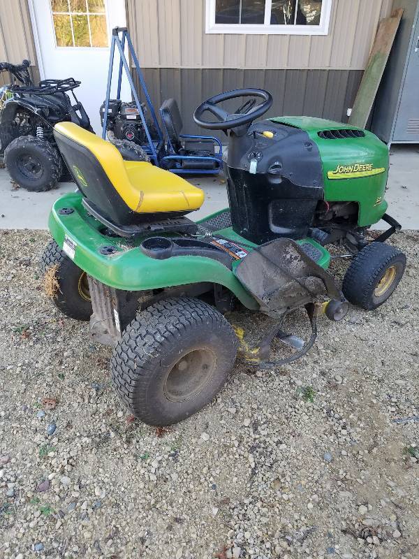 John Deere L111 Lawn Tractor.