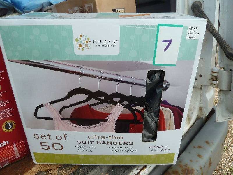 Set of 50 hangers, velour type cove...