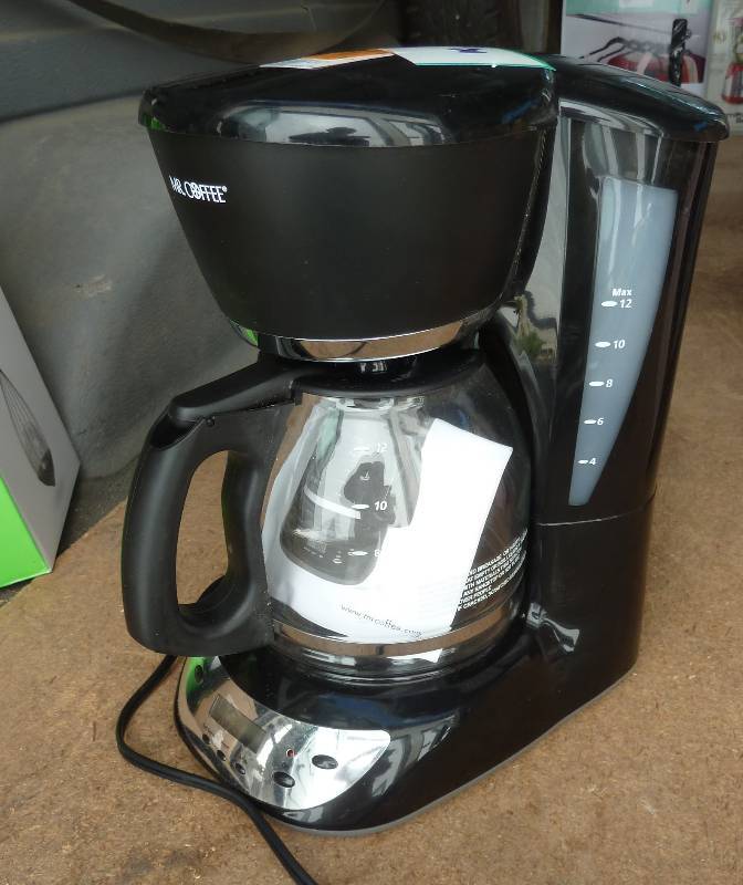 New Display model 12 cup Mr Coffee...