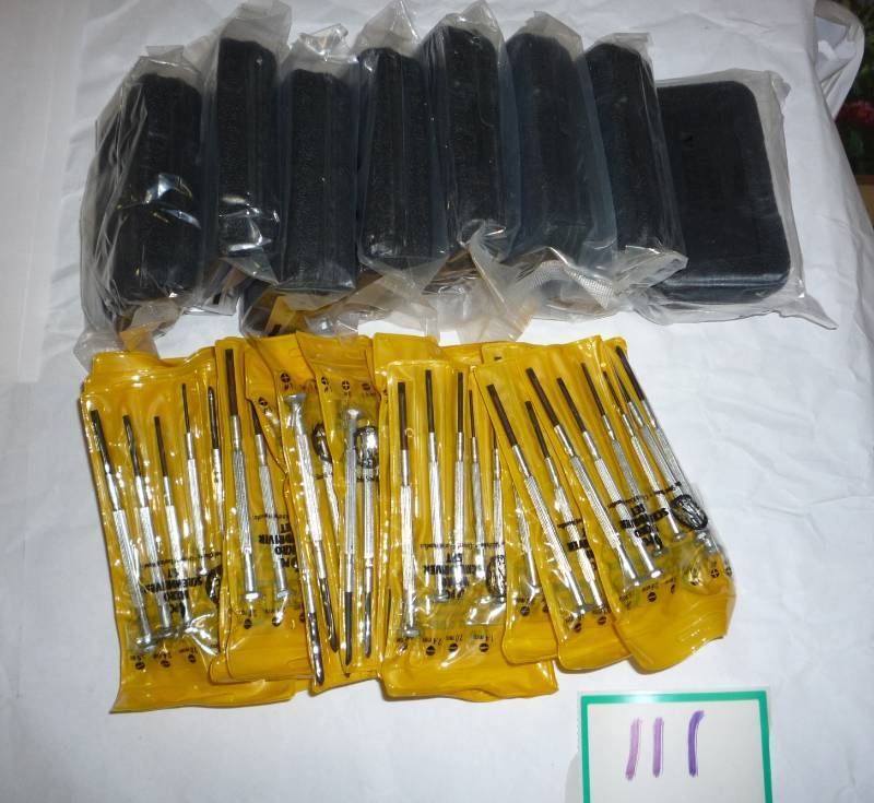 20 screwdriver sets and 8 screw rem...