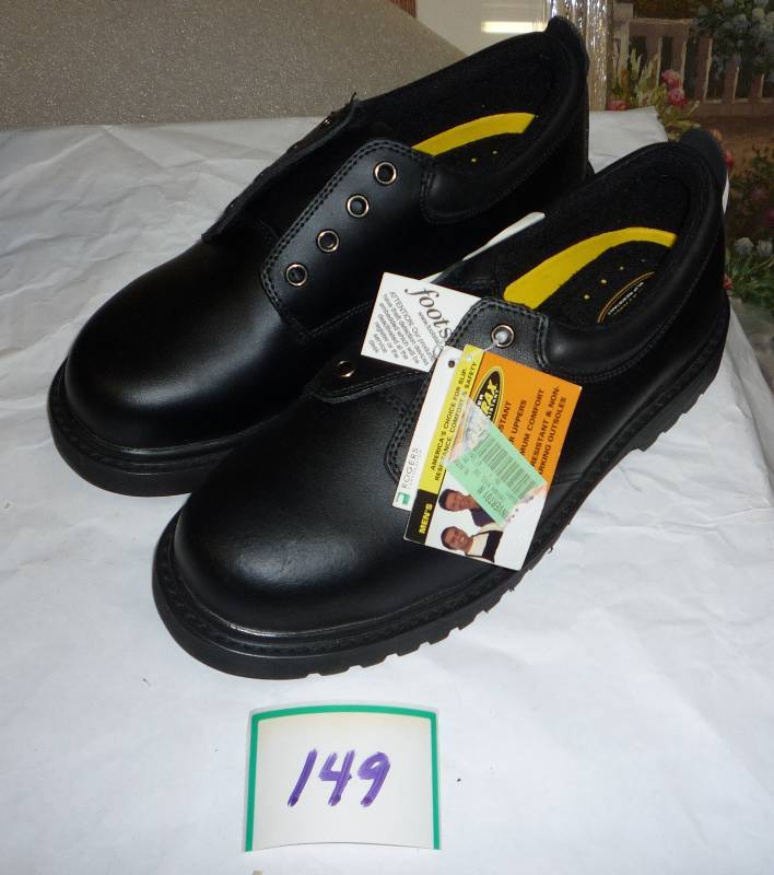 New pair of mens leather work shoes...